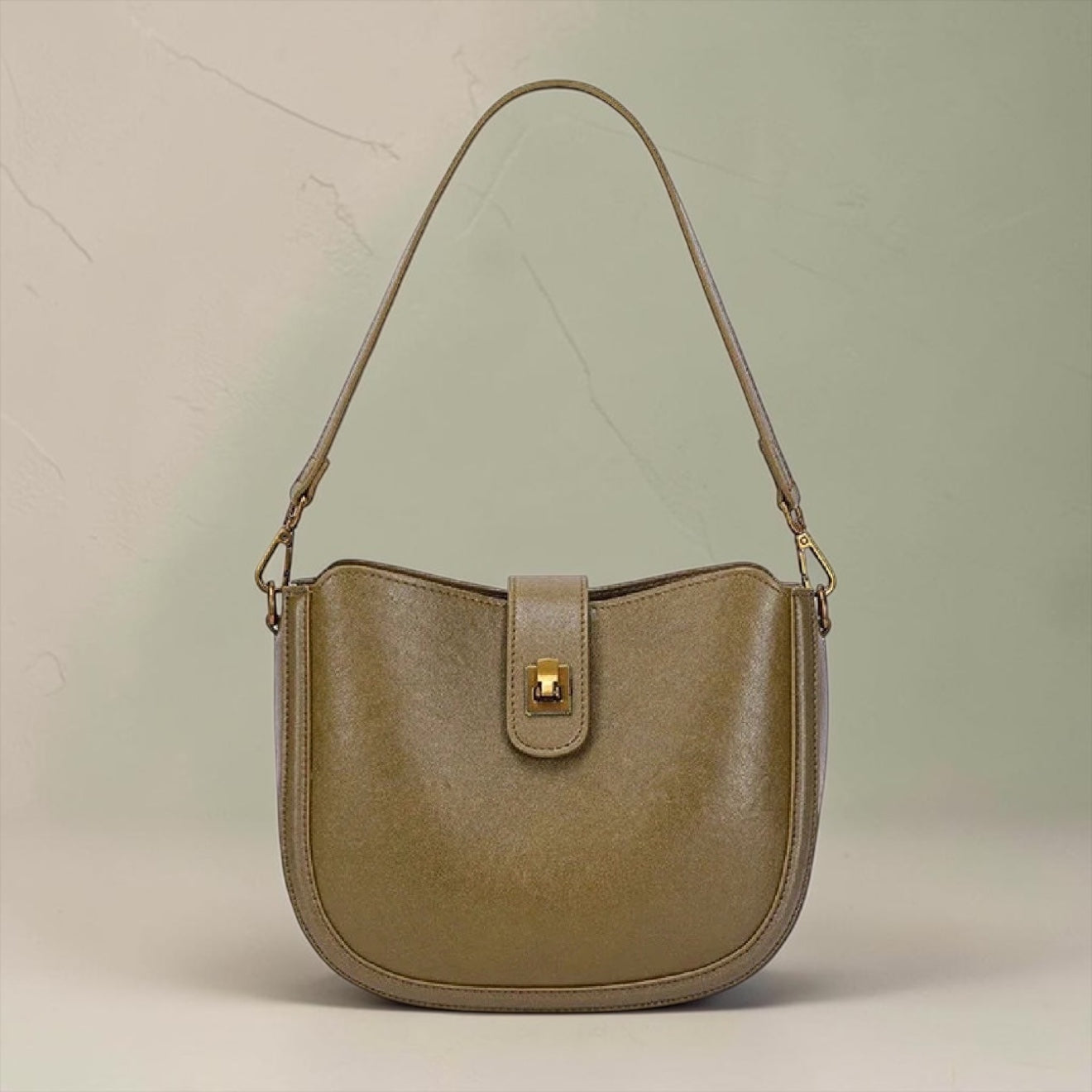 Vintage Luxe Shoulder Bag – Timeless Minimalist Edition