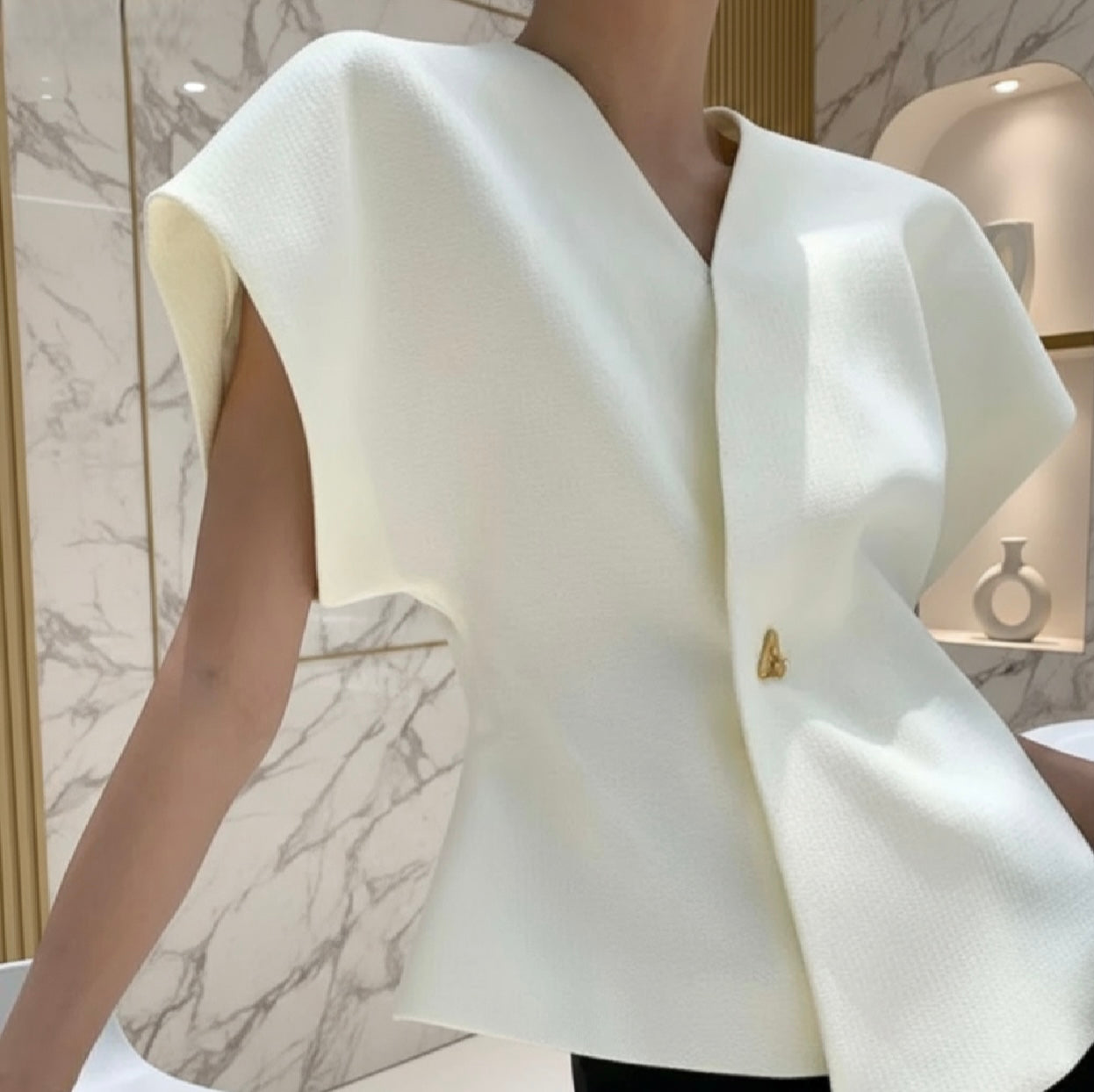 Elegant Women T-shirt V-neck/Single Button Top’s/French Style Irregular Top Solid Short Sleeved Women Y2k Streetwear.