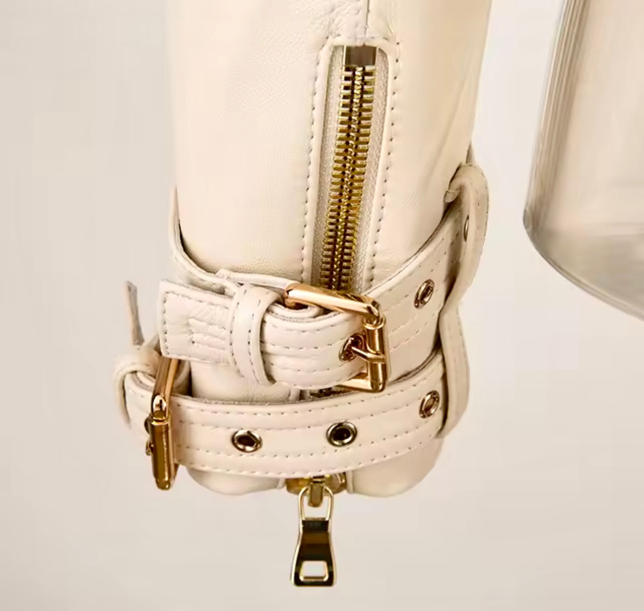 Leather jacket female Locomotive style double breasted pu leather outerwear leather jackets, zipper stitching.