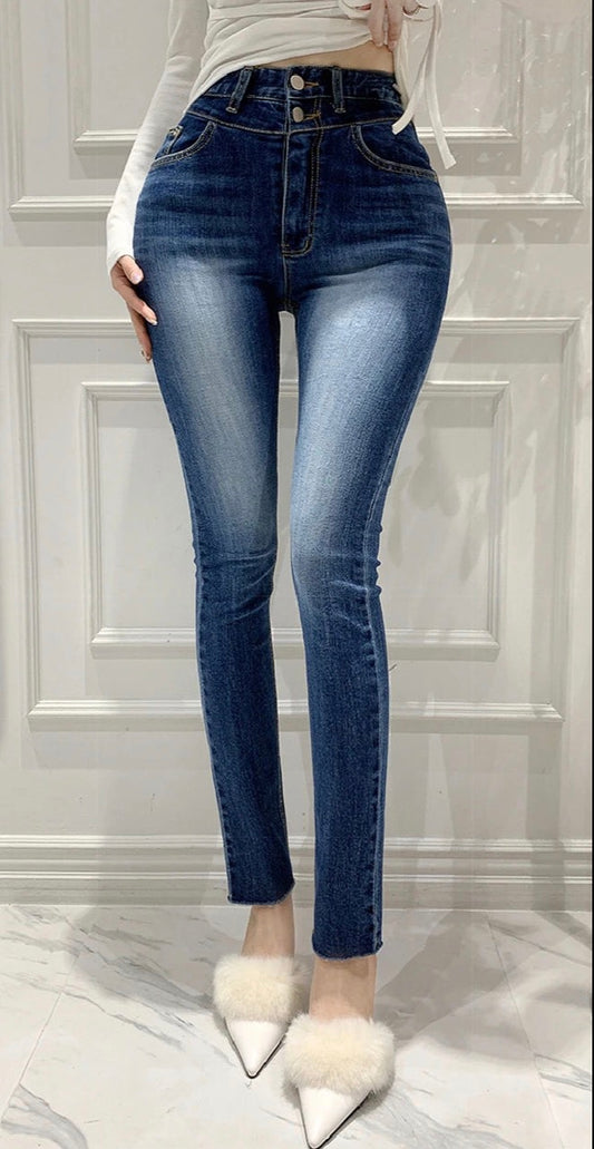 High-Waist Hip-Enhancing Skinny Jeans – Sculpting Push-Up Fit