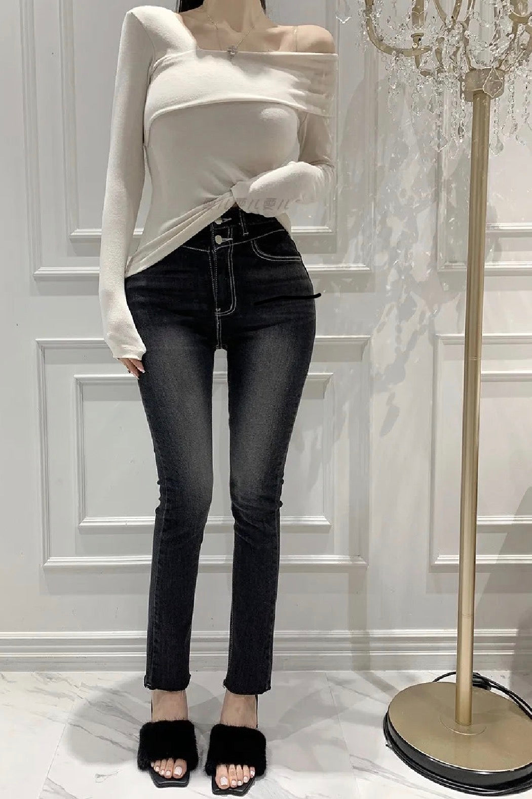 High-Waist Hip-Enhancing Skinny Jeans – Sculpting Push-Up Fit