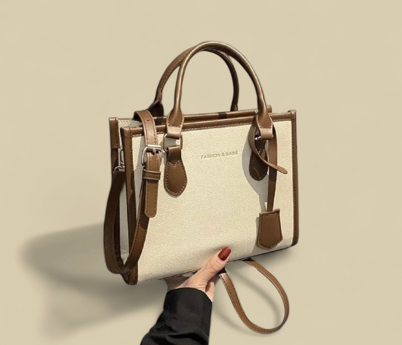 Fashioned Tote Bag/Chic Shoulder Versatile Crossbody Tote/Trendy Day-to-Night Bag, Stylish Commuter Bag.