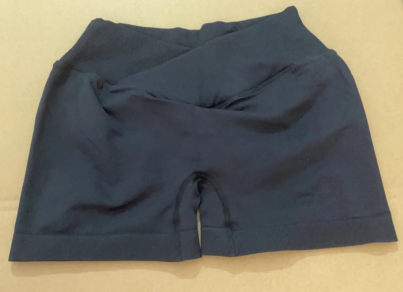 Ribbed Seamless V~Cut Scrunch Back Short’s/Quick Dry Lightweight Fitness/ Spandex/Nylon Running Clothes Soft Fit.