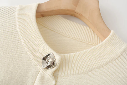 Women's 2025 New Casual Fashion Exquisite Button O-Neck Knit Cardigan/Retro Long Sleeve Chic Cardigan Sweater.