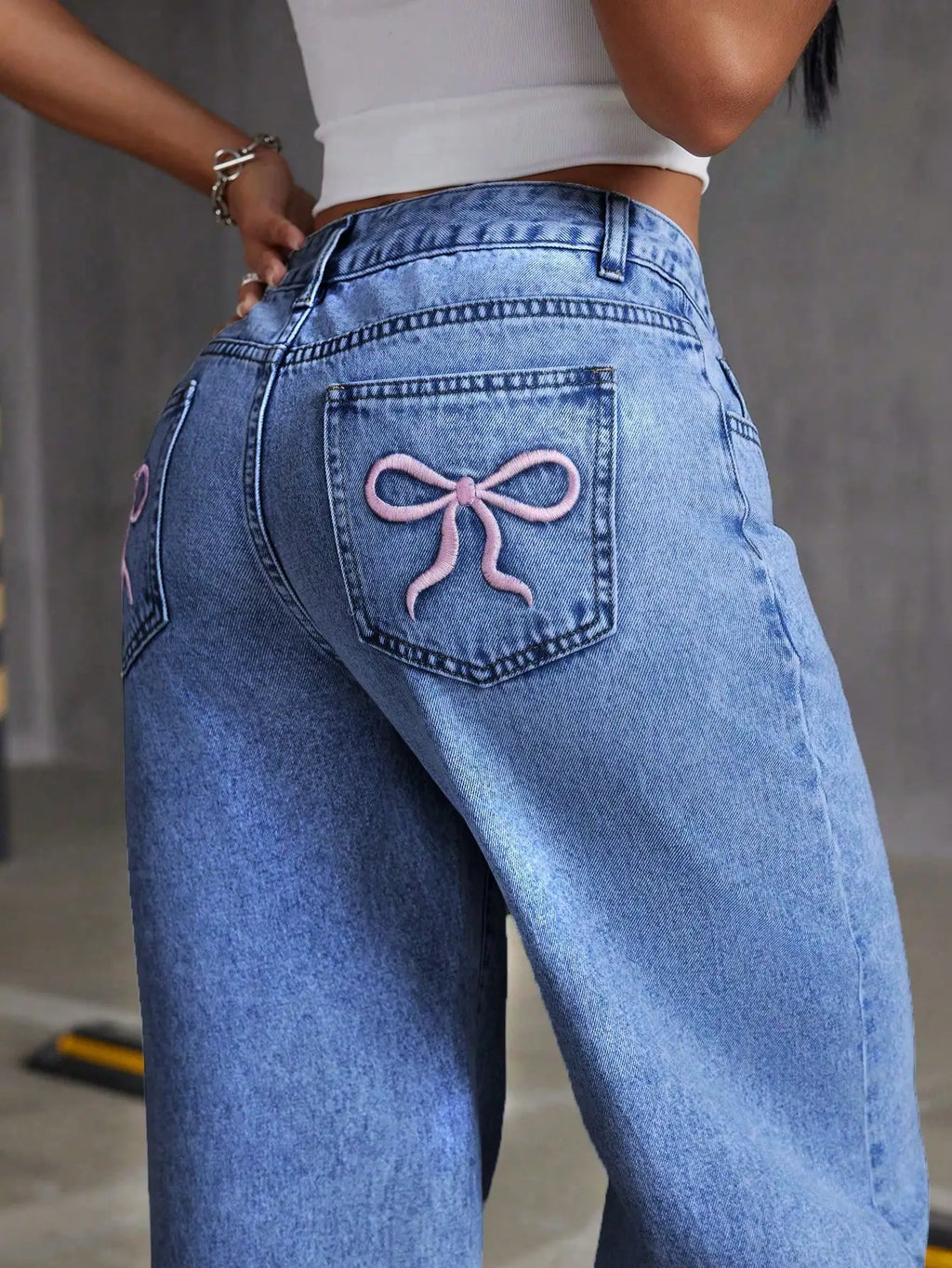 Wide Leg Bow Embroidered Jeans – High Waist Casual Denim Trousers/Blue Denim Pants High Quality/Wide Leg Casual Daily Street Wear/Mid Waist Straight Style Button/Decoration XL/Pockets.