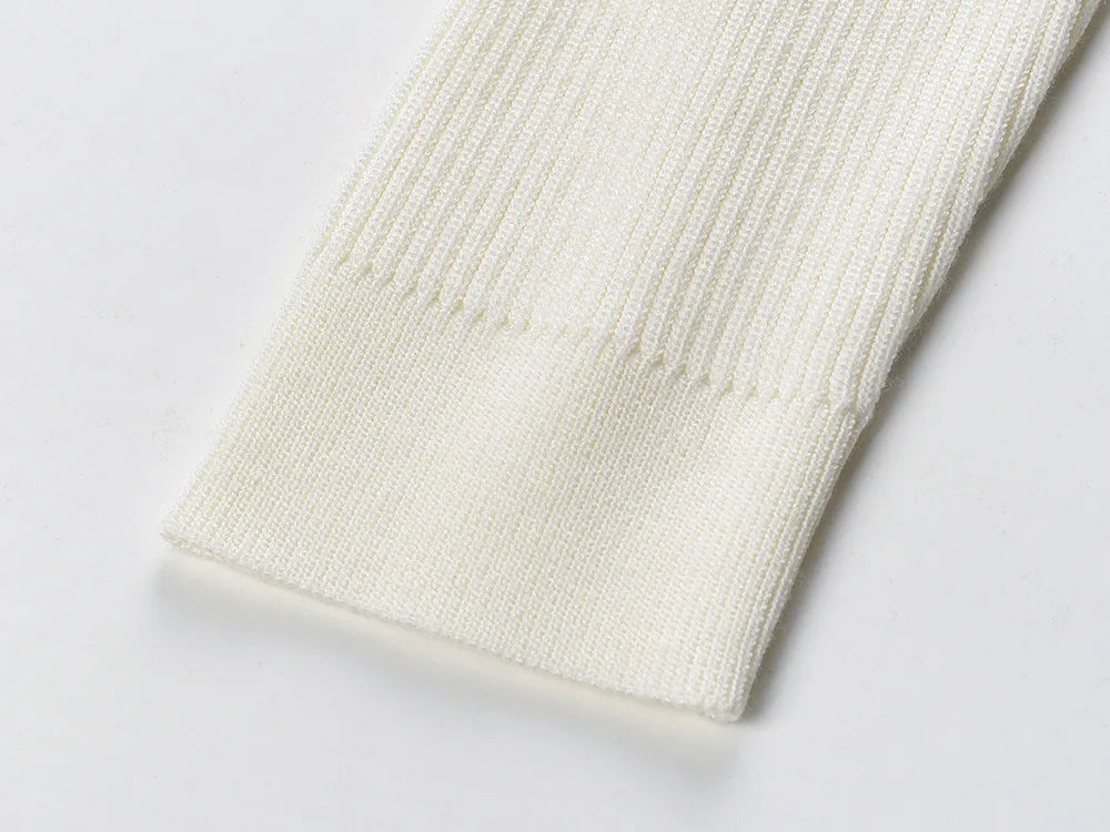 Vintage French Style V-neckline Long Sleeve Single-breasted Office Wear Women Solid Slim Fitted Knit Cardigan.