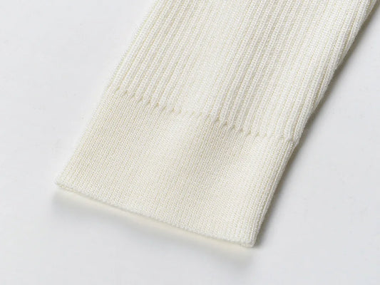 Vintage French Style V-neckline Long Sleeve Single-breasted Office Wear Women Solid Slim Fitted Knit Cardigan.