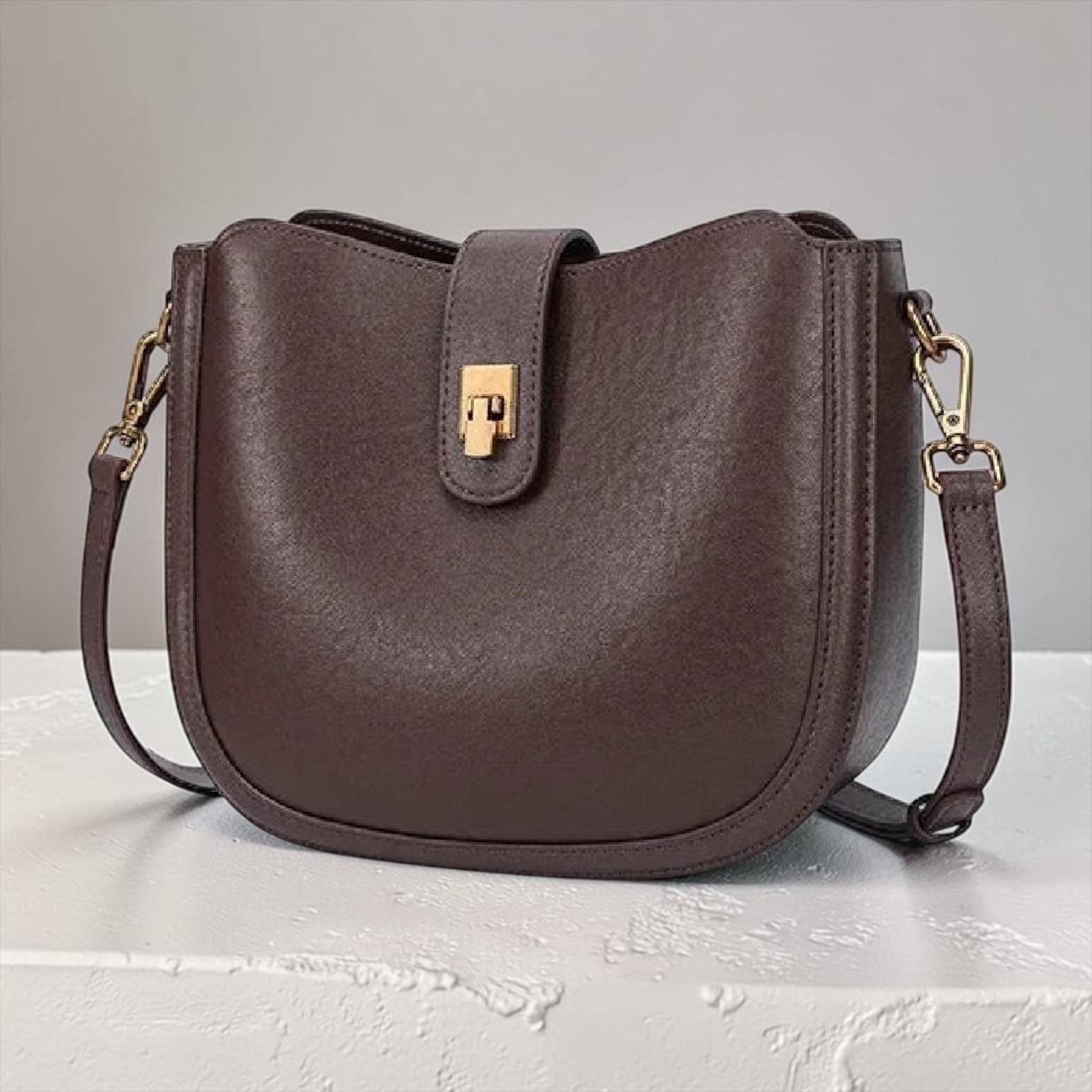 Vintage Luxe Shoulder Bag – Timeless Minimalist Edition