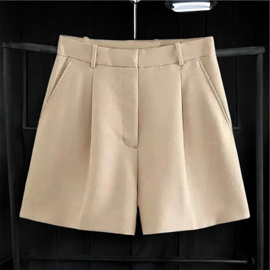 Timeless Tailored Bermuda Shorts – High-Waist Elegant Fit