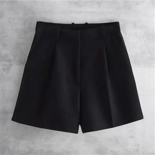 Timeless Tailored Bermuda Shorts – High-Waist Elegant Fit