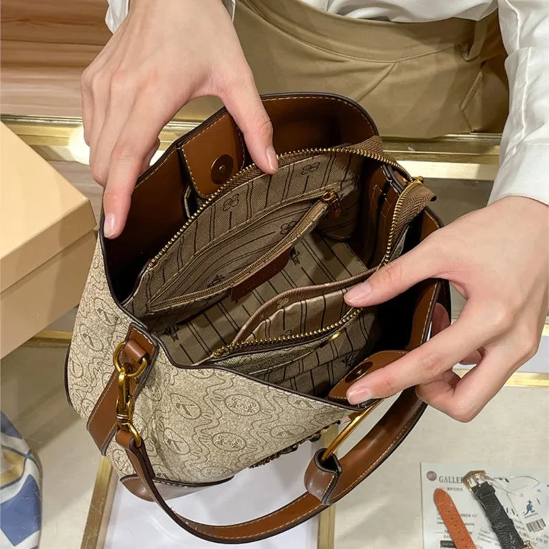 Animal Creative Designed Handbag/Modern Genuine Leather Carrying Bag/High End Designed Fashionable Single Shoulder Crossbody Handbag.