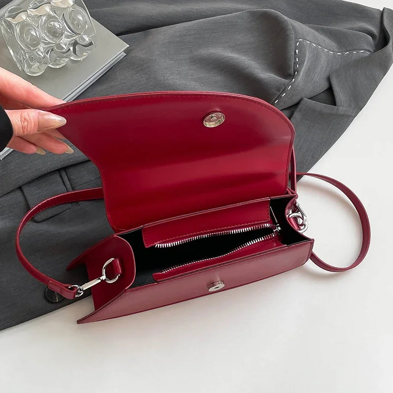 Luxury Heart Handle Mini Handbag – Structured Crossbody & Clutch Purse with Metallic Top Handle