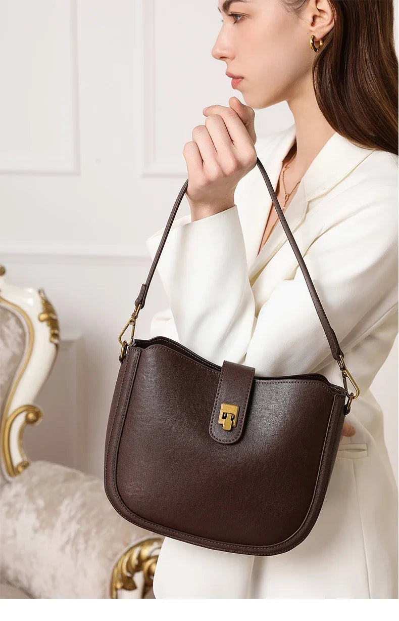 Vintage Luxe Shoulder Bag – Timeless Minimalist Edition