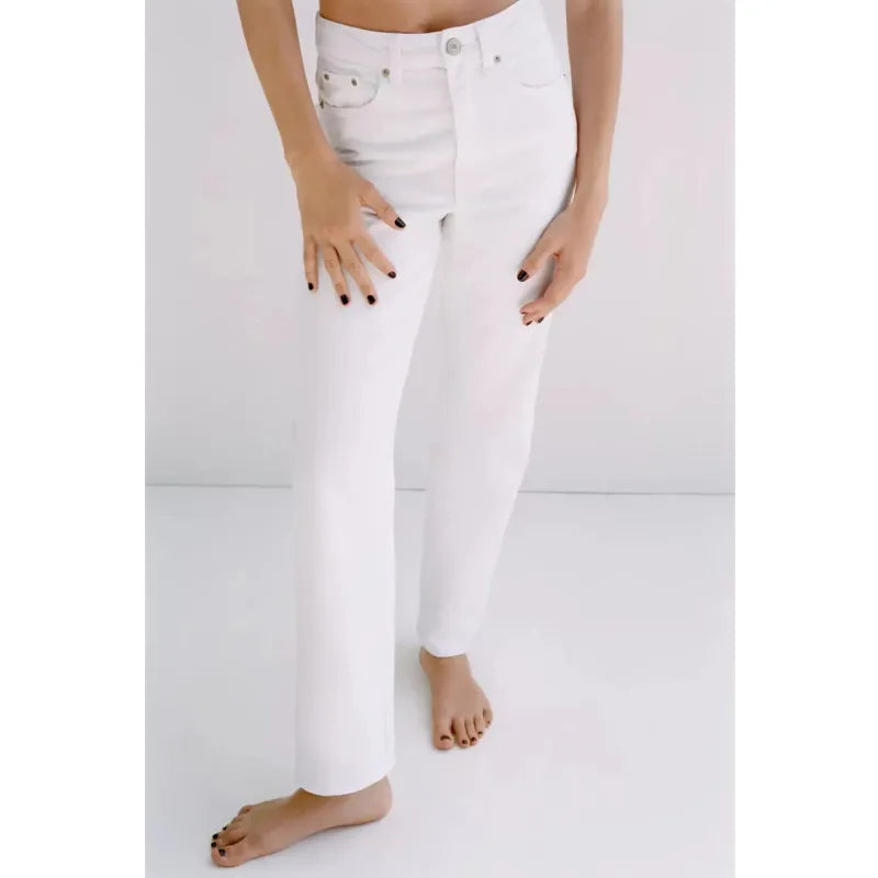 Women’s High-Waisted Straight-Leg Jeans – Classic Relaxed Fit Denim Pants