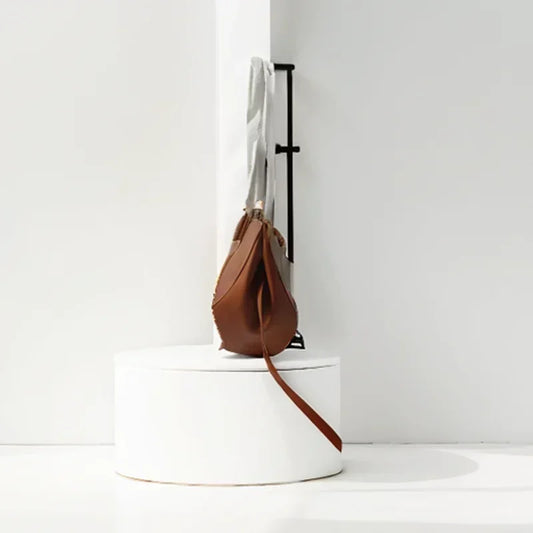 Large Capacity Classic Shoulder Bag/Shape Bucket Under Armrests Versatile Leather Trend Bag.