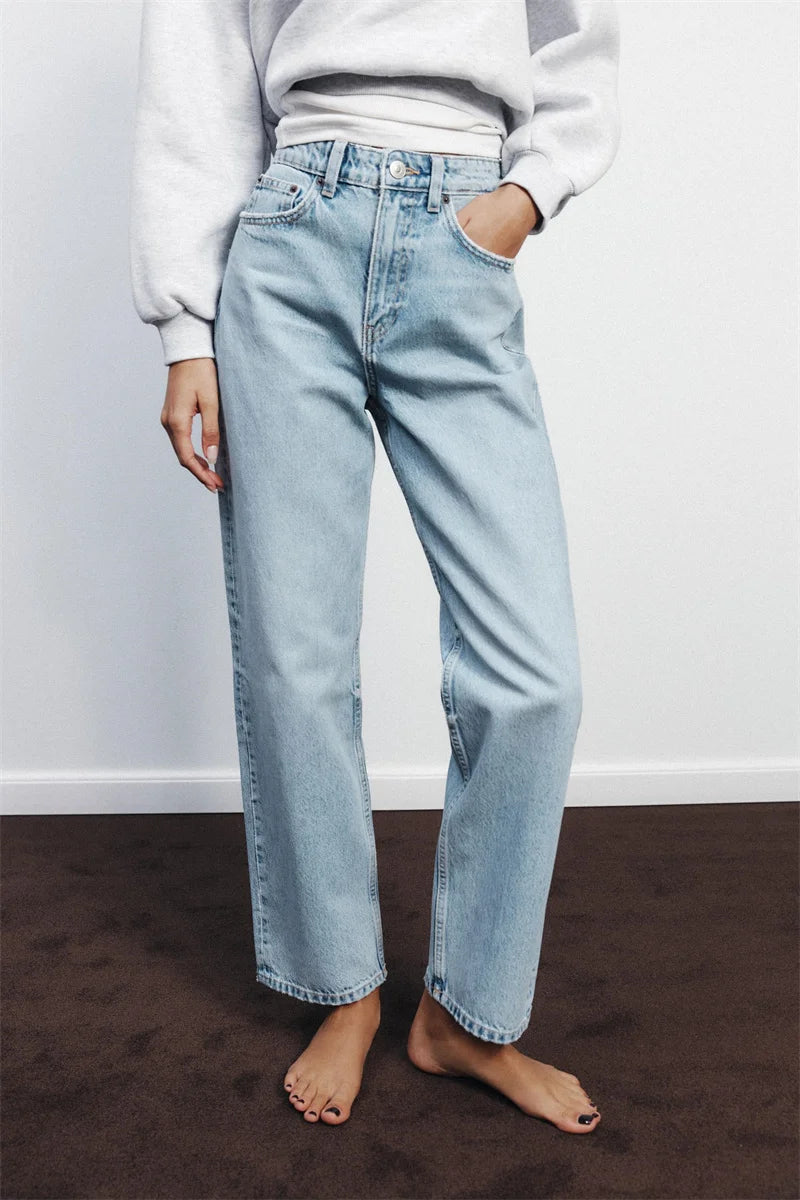 Women’s High-Waisted Straight-Leg Jeans – Classic Relaxed Fit Denim Pants