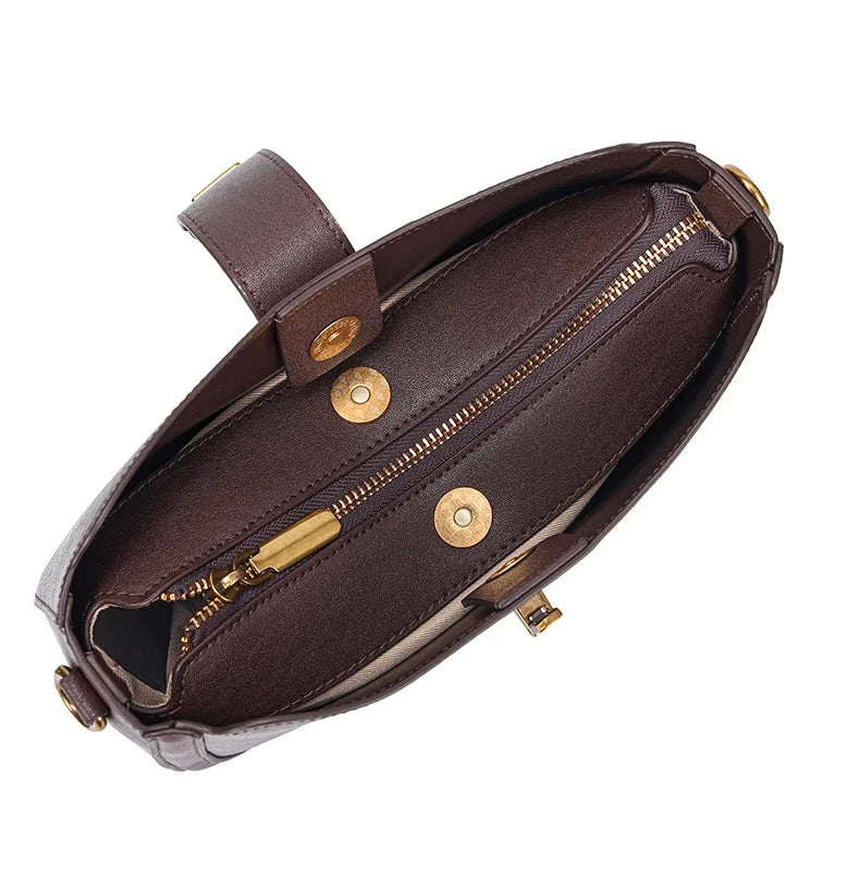 Vintage Luxe Shoulder Bag – Timeless Minimalist Edition