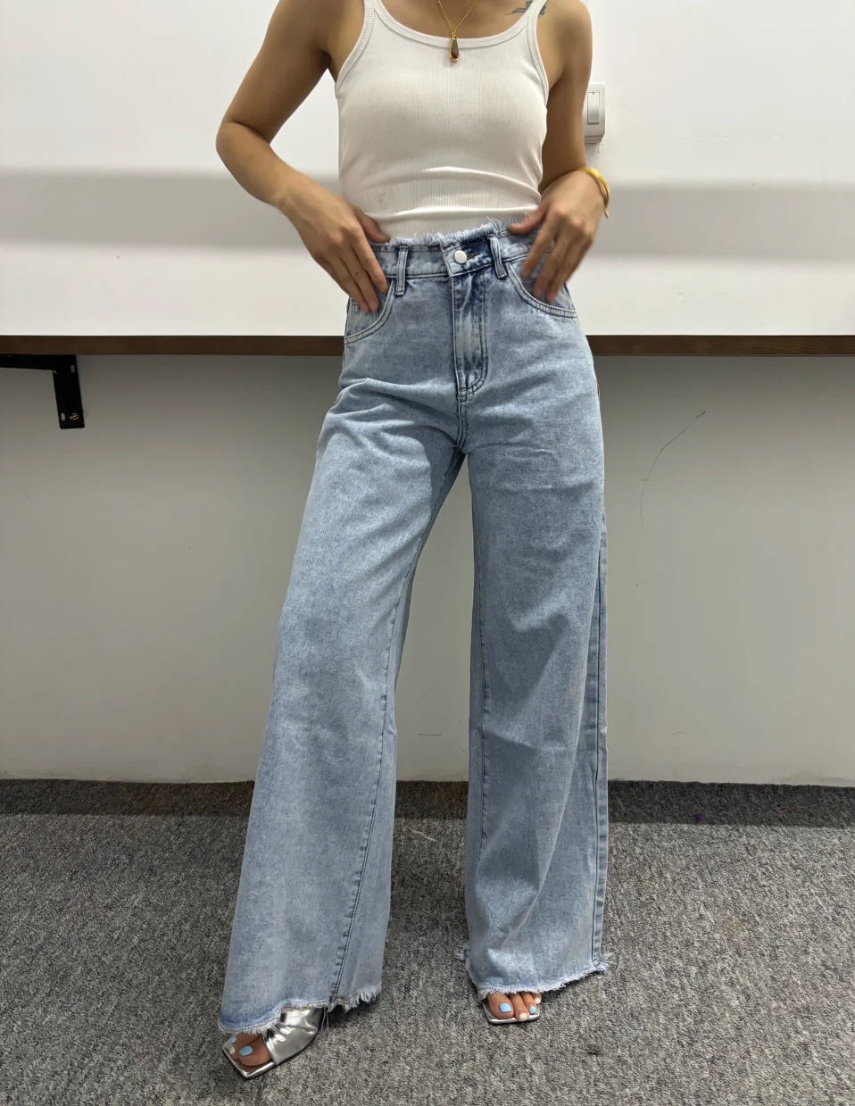 Anatomic Raw Hem Denim Jean’s/High Waisted Wide Leg Jean’s/Slimming Floor-Length Casual Trousers Loose Fit Trendy.