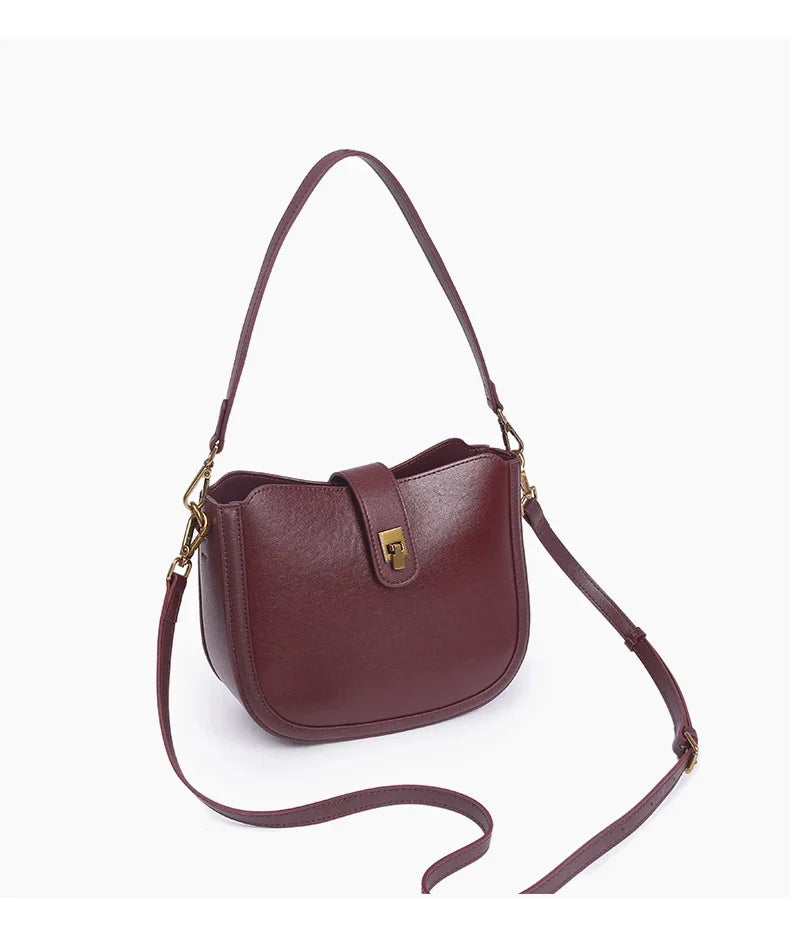 Vintage Luxe Shoulder Bag – Timeless Minimalist Edition