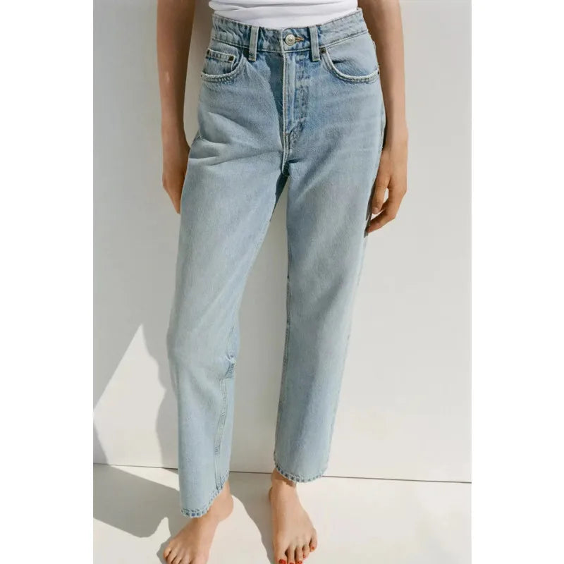 Women’s High-Waisted Straight-Leg Jeans – Classic Relaxed Fit Denim Pants
