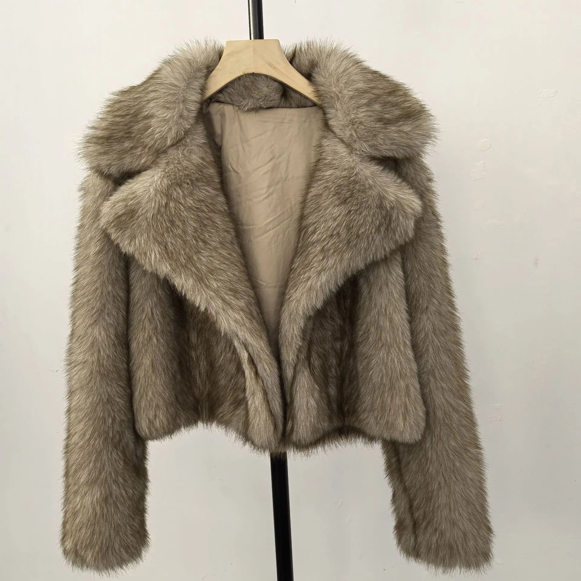 Faux Fox Fur Jacket/Autumn Winter Coat’s/Warm Luxury Fur Long Sleeve Artificial Fur Overcoat.