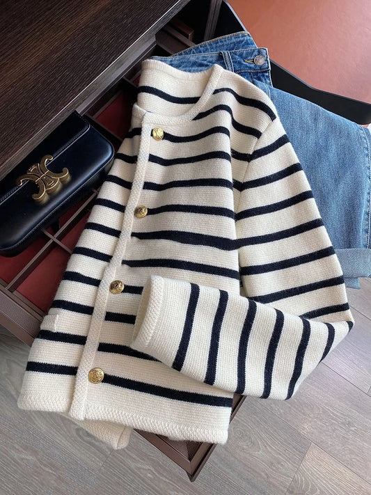 Striped Up Button up O-neck Stripe Sweater/Knitted/Cardigan/Fashion/Single Breasted Long Sleeve Wear.