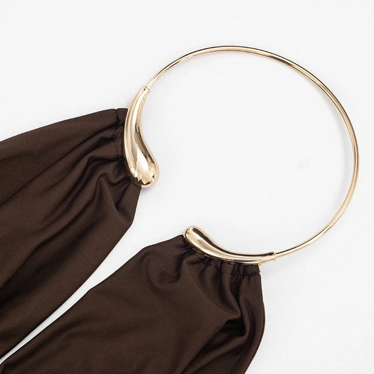 Timeless allure. Sculpted femininity. An unforgettable entrance