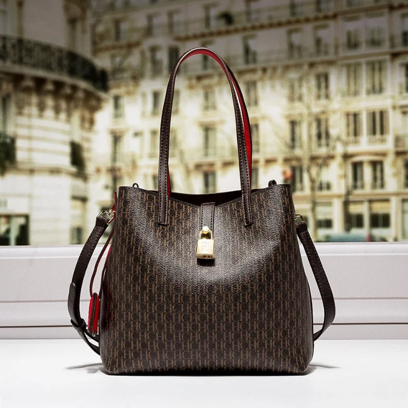 Premium Versatile Leather/Crossbody Bag Ladies Large Capacity/Daily Commuter Tote Bag/Letter Print Design With Slot Pocket.