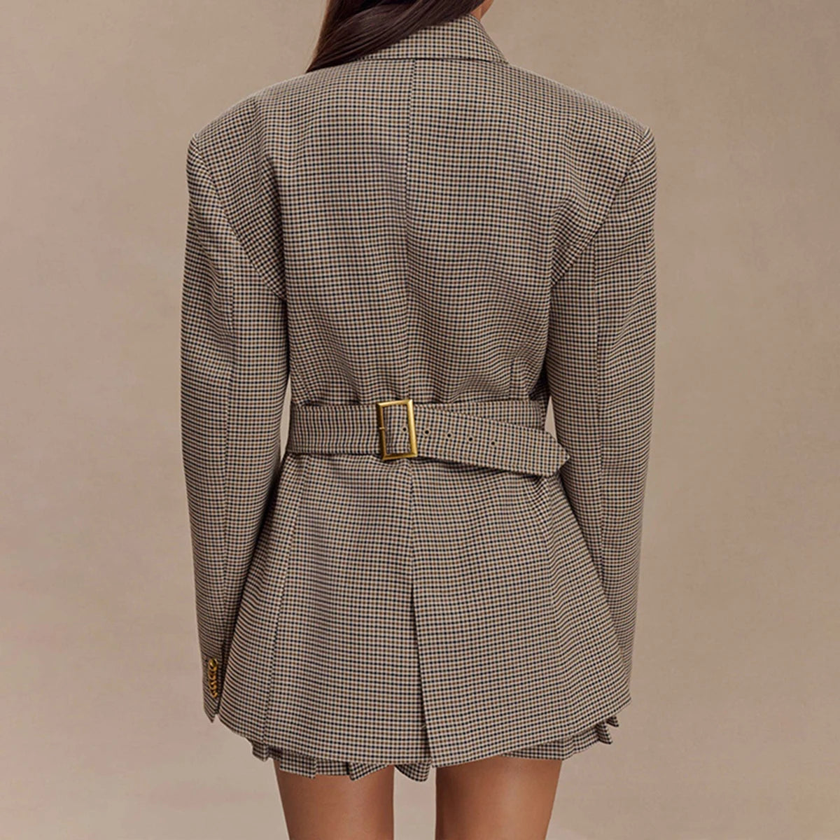 Sophisticated Polished V~Neck Blazer/Aligned Minimalist Fragment Design/Tailored Blazer/Solid Three Button Plaided Blazer/Belt Included.