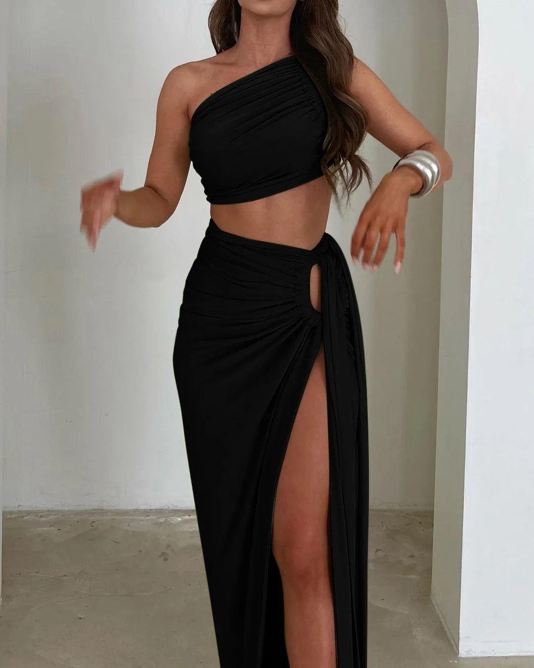 Luxury One-Shoulder Ruched Skirt Set – Elegant Backless Crop Top & High Slit Maxi Skirt Two-Piece Ensemble