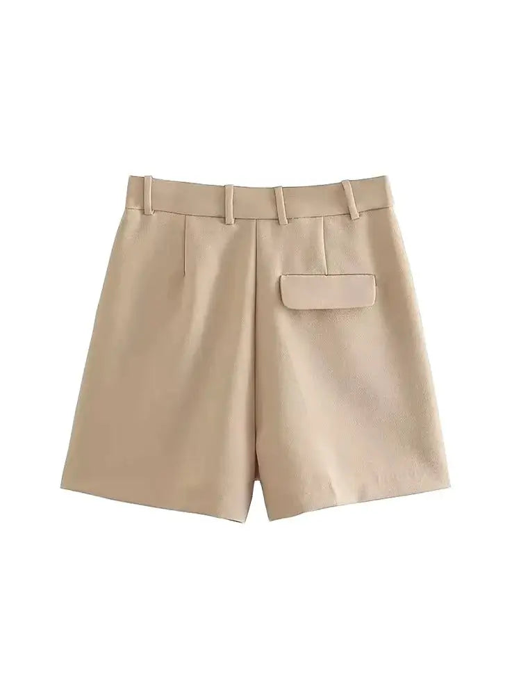 Timeless Tailored Bermuda Shorts – High-Waist Elegant Fit