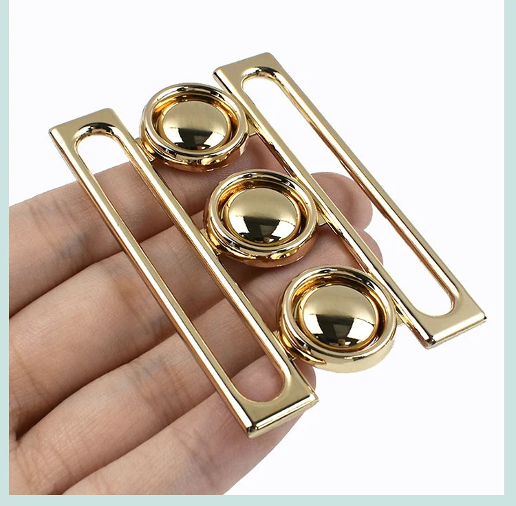 The Signature Cinch™ | Gold Dress & Garment Styling Clasp