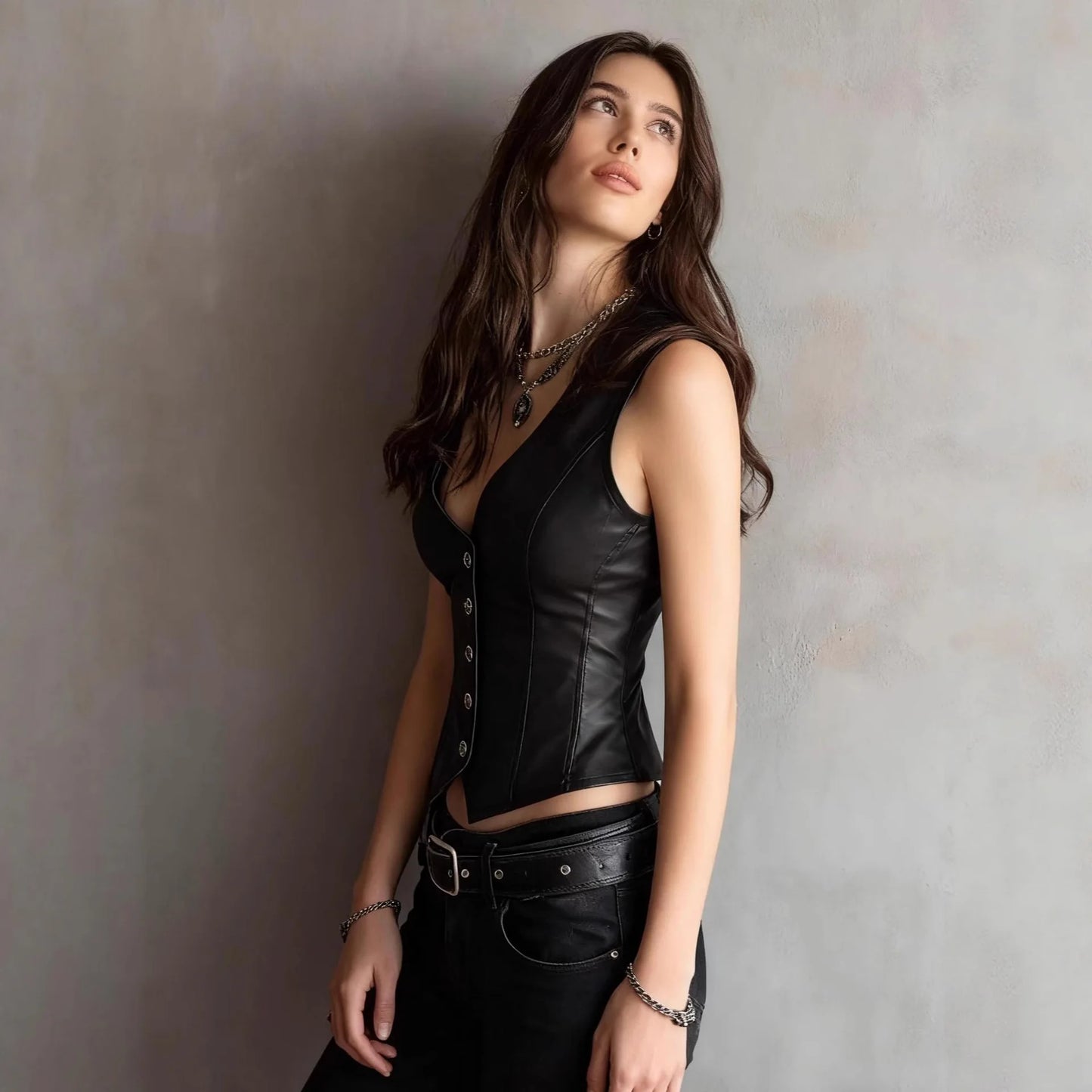Owner Girl V-Neck Single-Breasted Vest – Lightweight Casual Layer for Spring & Summer