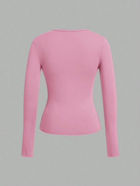 Long-Sleeve V-Neck Fitted Top – Soft Stretch Everyday Essential