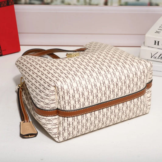 Premium Versatile Leather/Crossbody Bag Ladies Large Capacity/Daily Commuter Tote Bag/Letter Print Design With Slot Pocket.