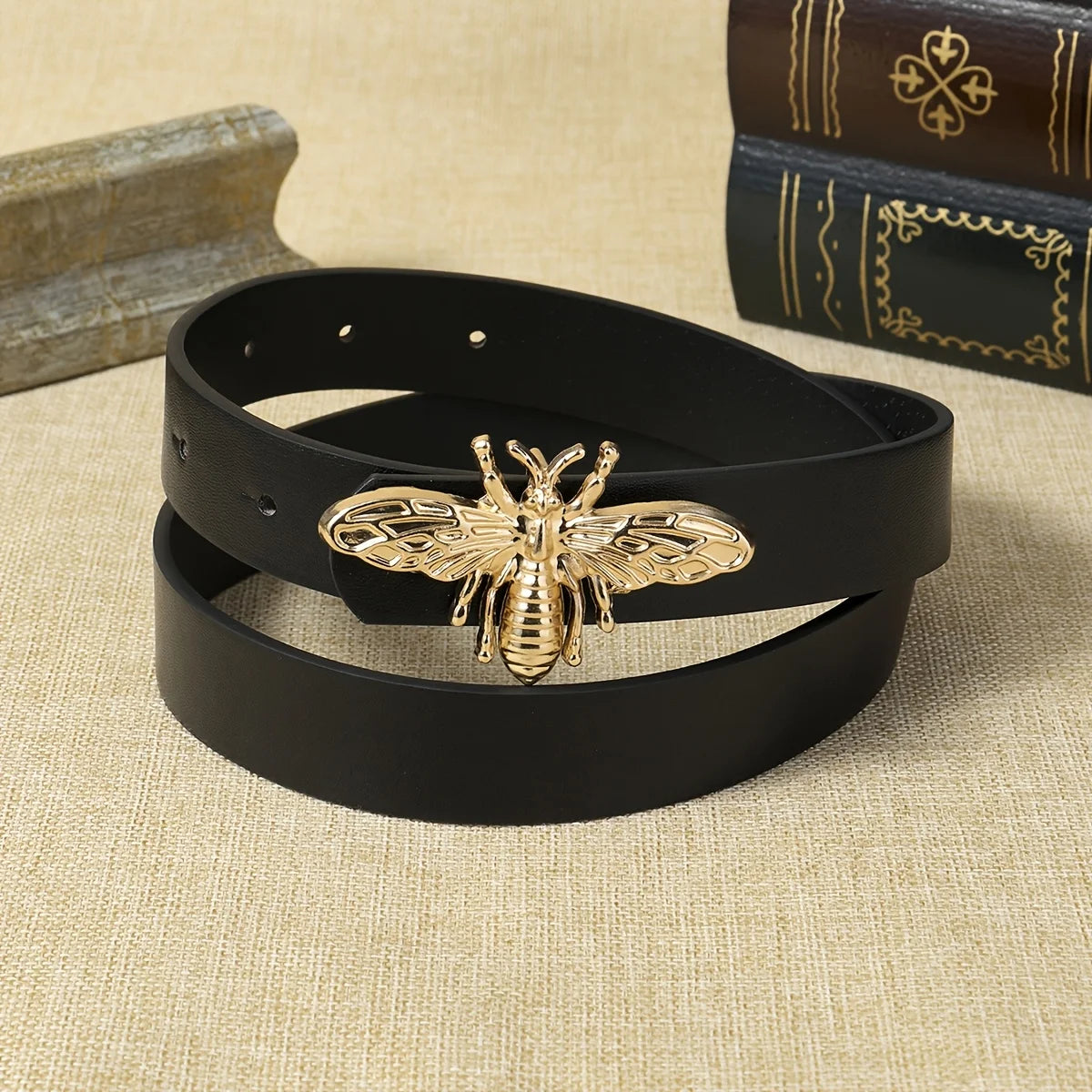 Butterfly Bee Fashioned Belt/Double-Sided/Thin Belts for Women with Skirts/High-End Belt’s/Women's Trouser Belts.