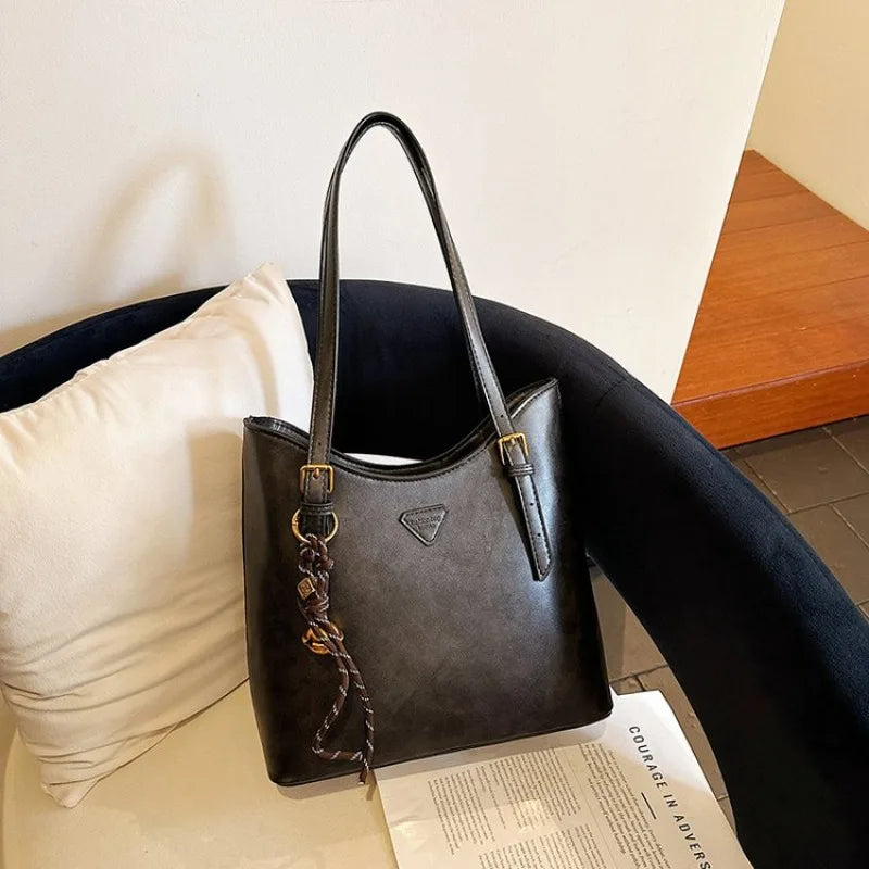 Women’s PU Leather Shoulder Tote Bag – Elegant Structured Handbag with Gold-Tone Accents | Modern Blend Boutique