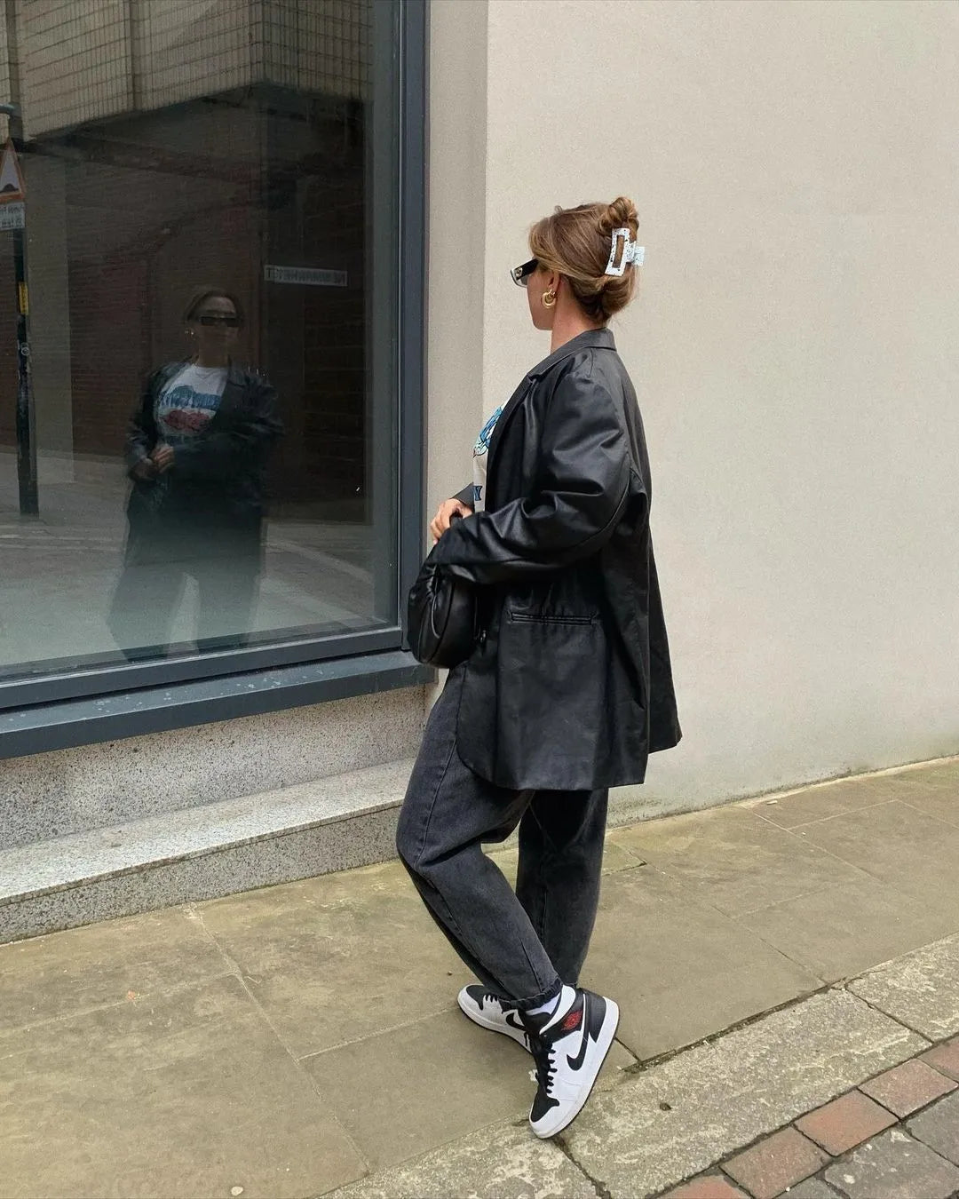 Women’s Oversized Vegan Leather Blazer – Single Breasted Faux Leather Jacket with Pockets