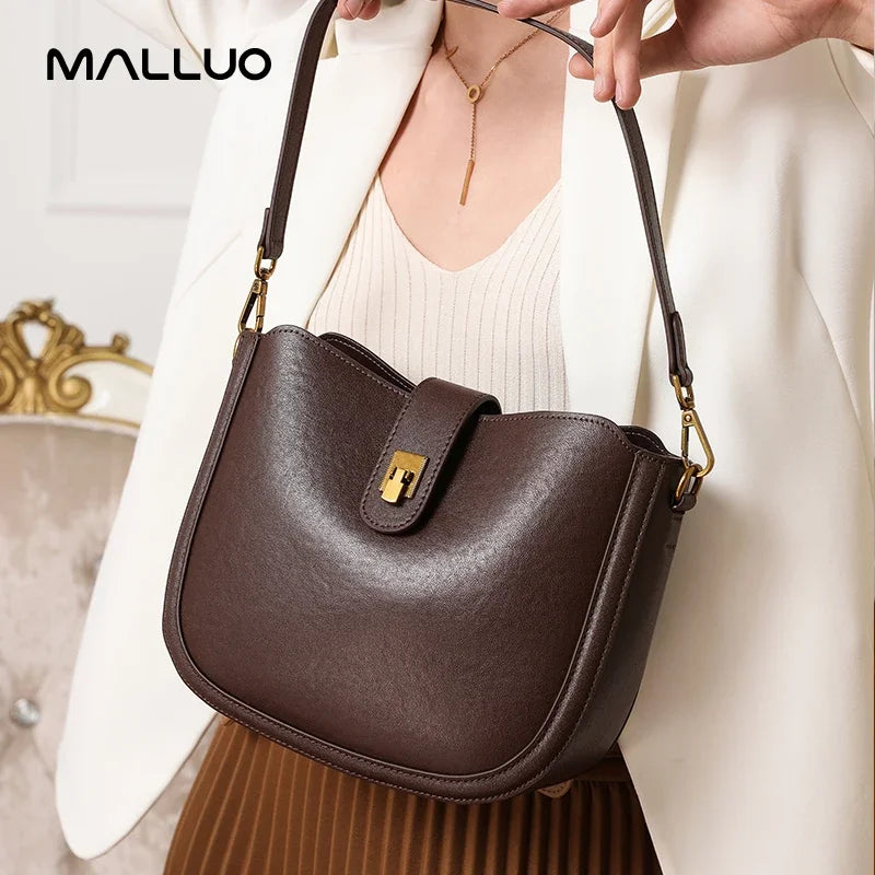 Vintage Luxe Shoulder Bag – Timeless Minimalist Edition
