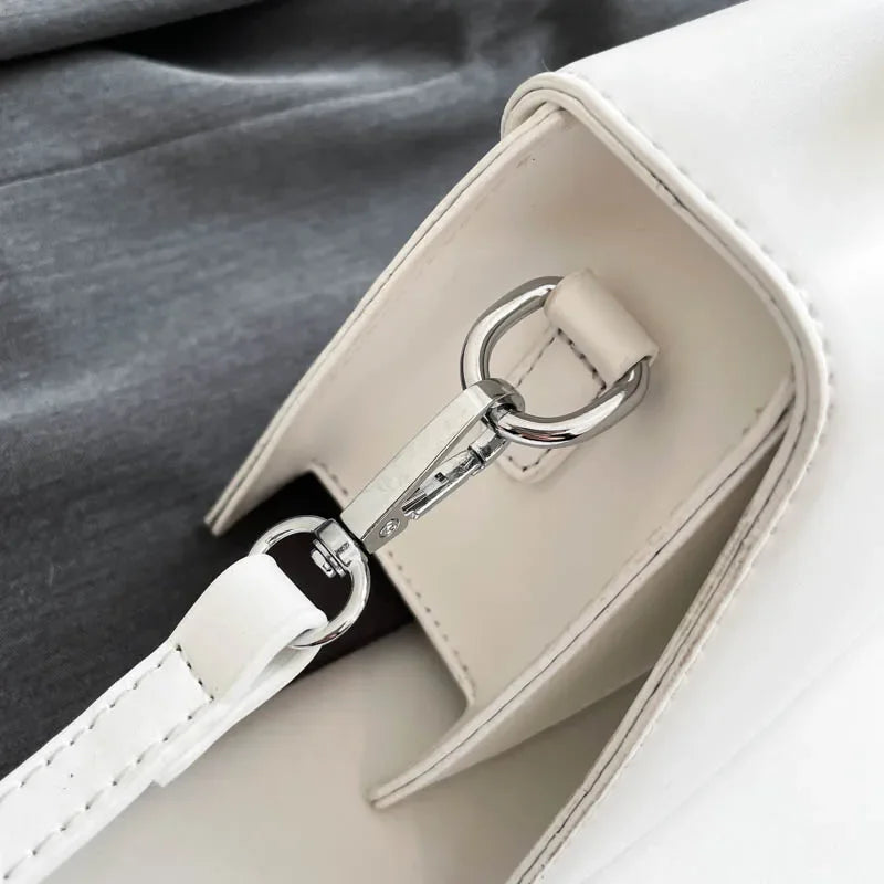 Luxury Heart Handle Mini Handbag – Structured Crossbody & Clutch Purse with Metallic Top Handle