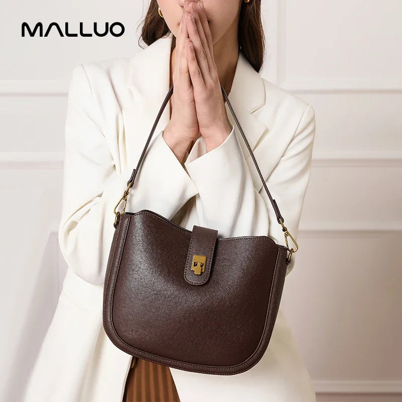 Vintage Luxe Shoulder Bag – Timeless Minimalist Edition