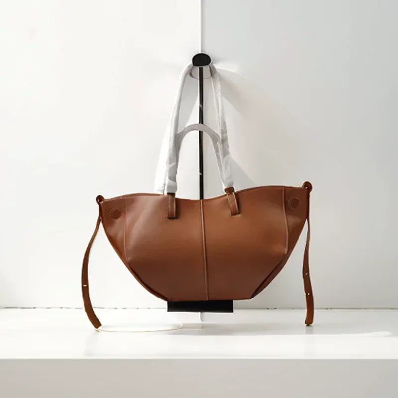 Large Capacity Classic Shoulder Bag/Shape Bucket Under Armrests Versatile Leather Trend Bag.