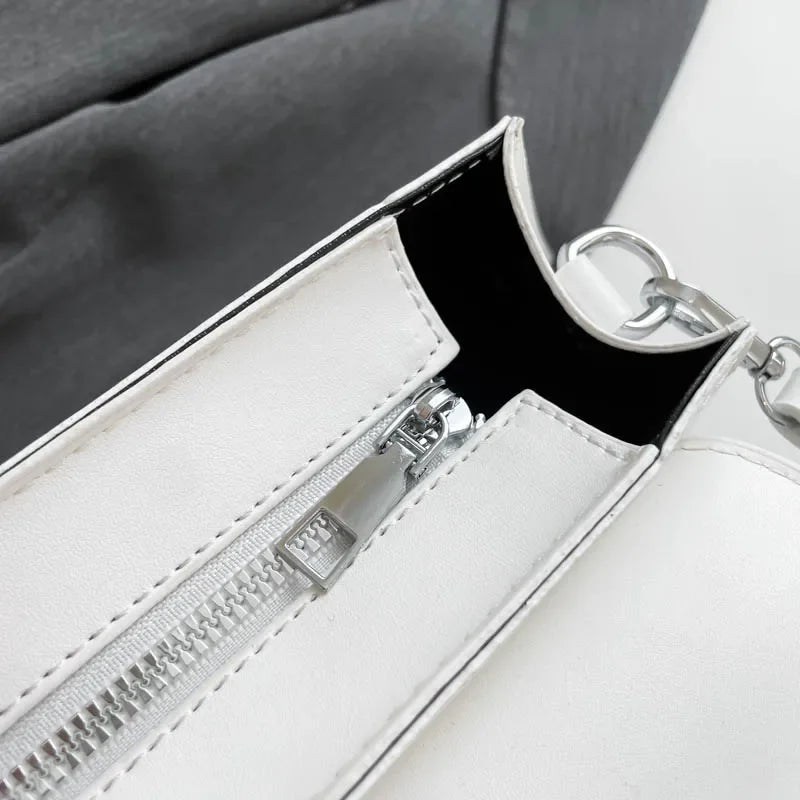 Luxury Heart Handle Mini Handbag – Structured Crossbody & Clutch Purse with Metallic Top Handle