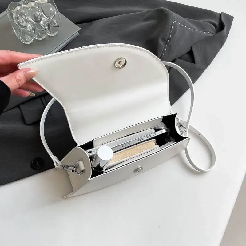 Luxury Heart Handle Mini Handbag – Structured Crossbody & Clutch Purse with Metallic Top Handle
