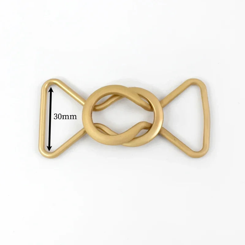The Signature Cinch™ | Gold Dress & Garment Styling Clasp